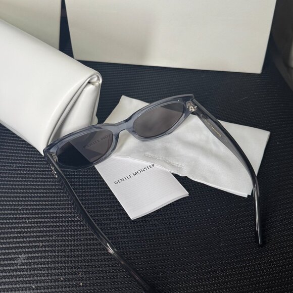 Gentle Monster Statement Sunglasses – Gold Logo, Viral Vibes